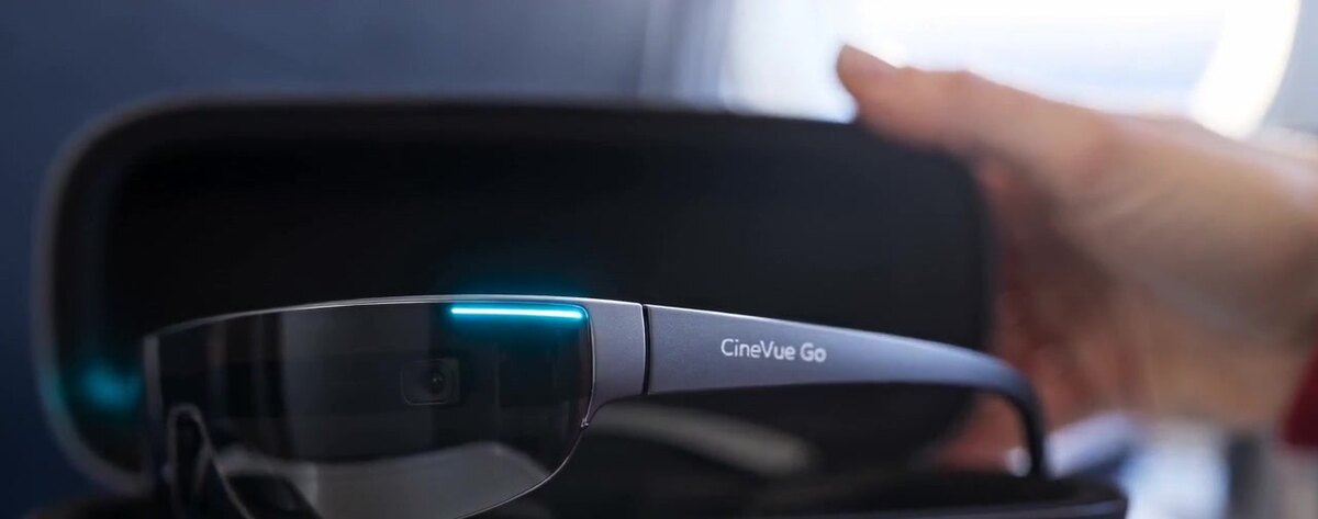 CineVue Go in travel case